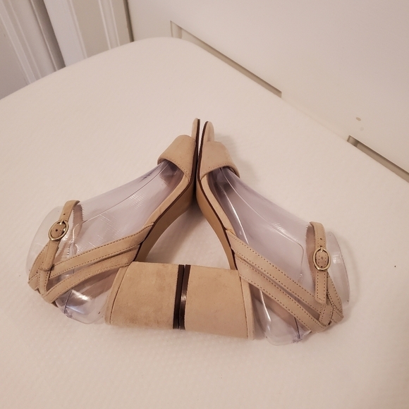 Nine West Light Beige Strappy Sandals Size 6.5 - Picture 5 of 14